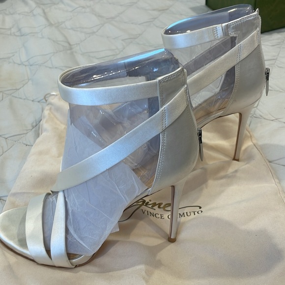 White satin heels - Imagine Vince Camuto - Picture 3 of 8